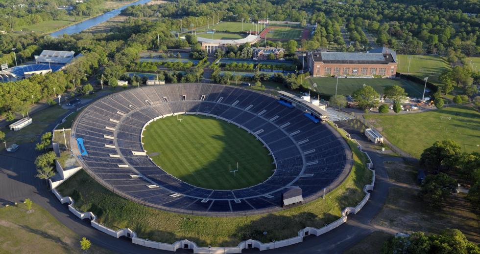 how many can fit in husky stadium